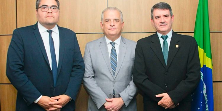 FENASSOJAF É RECEBIDA PELO MINISTRO MÁRCIO FRANÇA