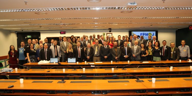 FRENTE PARLAMENTAR MISTA EM DEFESA DOS OFICIAIS DE JUSTIÇA É INSTALADA NO CONGRESSO NACIONAL