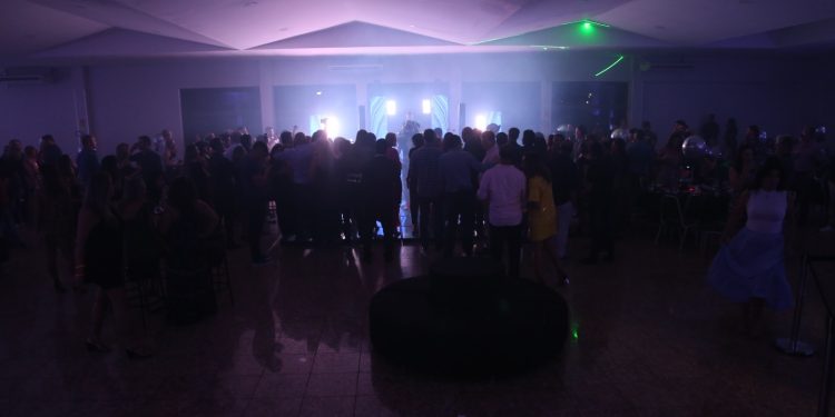 CONFRATERNIZAÇÃO DA AOJUS E UNIOFICIAIS REÚNE ASSOCIADOS E CONVIDADOS EM MOMENTO DE MUITA ALEGRIA