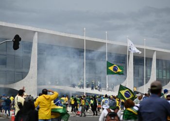 8 DE JANEIRO: INSTITUIÇÕES REAFIRMAM DEFESA DA DEMOCRACIA