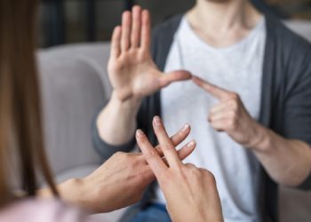 COMISSÃO APROVA PROJETO QUE INCLUI CONHECIMENTO EM LIBRAS COMO CRITÉRIO DE DESEMPATE EM CONCURSOS