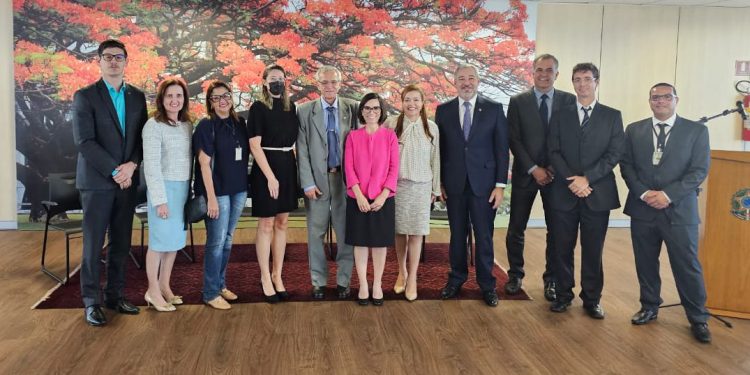 AOJUS/DF PARTICIPA DE CERIMÔNIA DE LANÇAMENTO DA IDENTIDADE FUNCIONAL DIGITAL DOS SERVIDORES DO TJDFT