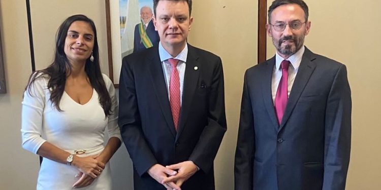 RISCO: FENASSOJAF E ASSOJAF/DFTO SE REÚNEM COM O LÍDER DO BLOCO PT-PCdoB-PV NA CÂMARA DOS DEPUTADOS