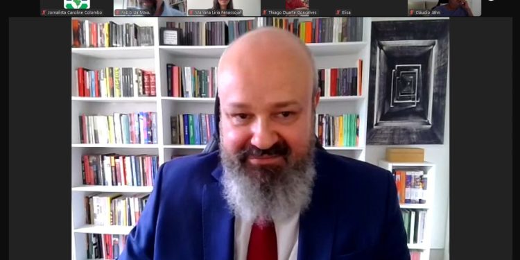 REUNIÃO COM DR. RUDI CASSEL ESCLARECE SOBRE AS OPÇÕES JURÍDICAS PARA A APOSENTADORIA DOS OFICIAIS DE JUSTIÇA