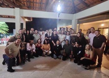 OFICIAIS DE JUSTIÇA APOSENTADOS PROMOVEM CONFRATERNIZAÇÃO DE FINAL DE ANO