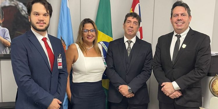 AOJUS/DFTO PARTICIPA DE REUNIÃO COM O CONSELHEIRO DO CNJ PARA TRATAR DO FÓRUM DE CARREIRA