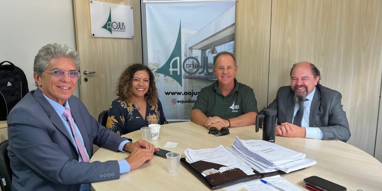 UNIÃO EM DEFESA DOS OFICIAIS DE JUSTIÇA MARCA ENCONTRO ENTRE FENASSOJAF E AOJUS-DFTO