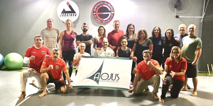 OFICIAIS DE JUSTIÇA DO TJDFT PARTICIPAM DE CURSO DE DEFESA PESSOAL E ATENDIMENTO PRÉ-HOSPITALAR