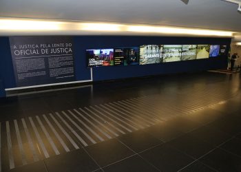 AOJUS-DFTO PRESTIGIA ABERTURA DA EXPOSIÇÃO “A JUSTIÇA PELA LENTE DO OFICIAL DE JUSTIÇA” NA CÂMARA DOS DEPUTADOS