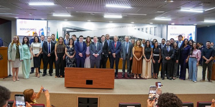 TJDFT EMPOSSA QUATRO NOVOS OFICIAIS DE JUSTIÇA